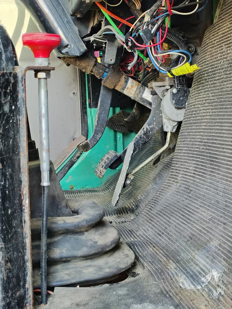 2000 INTERNATIONAL 4700 DT466E - Image 47